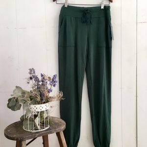 NWT Threads 4 Thought Joggers